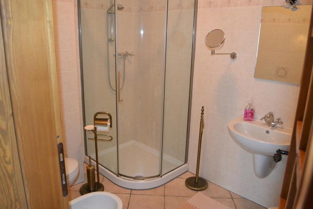 Maison Sam' Suffy Challand Saint Victor Bilik gambar